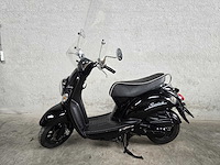 Kymco - snorscooter - sento - 4t 25km uitvoering f805vd - afbeelding 1 van  7