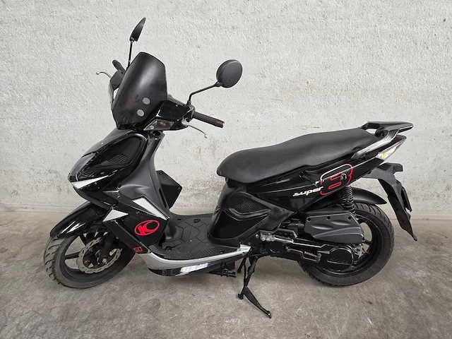 Kymco - snorscooter - super 8 - 4t 25km uitvoering d550jg - afbeelding 1 van  3