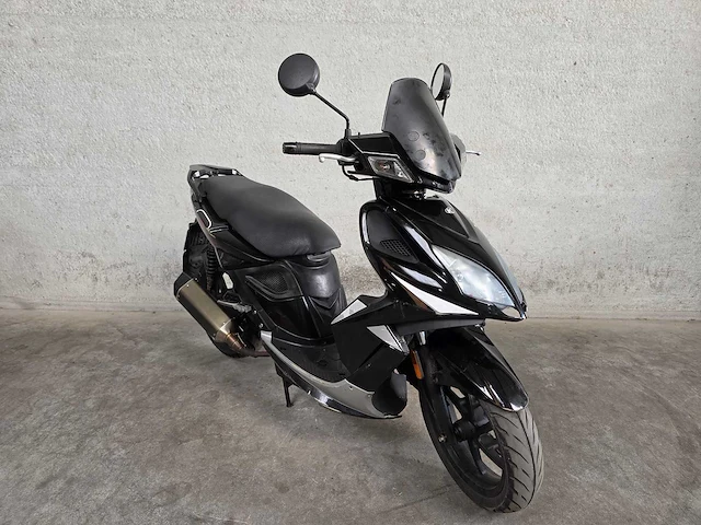 Kymco - snorscooter - super 8 - 4t 25km uitvoering d550jg - afbeelding 3 van  3