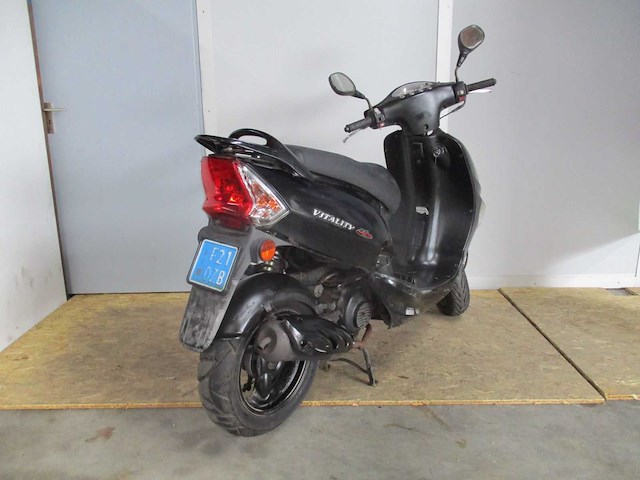 Kymco - snorscooter - vitality - scooter - afbeelding 11 van  11