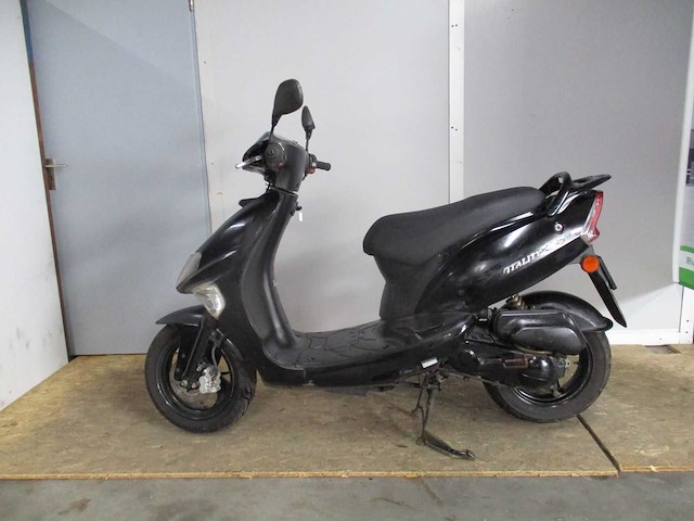 Kymco - snorscooter - vitality - scooter - afbeelding 1 van  11