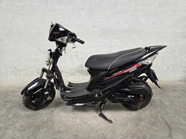 Kymco - snorscooter - vp 50 - 4t 25km uitvoering f923vr - afbeelding 1 van  7