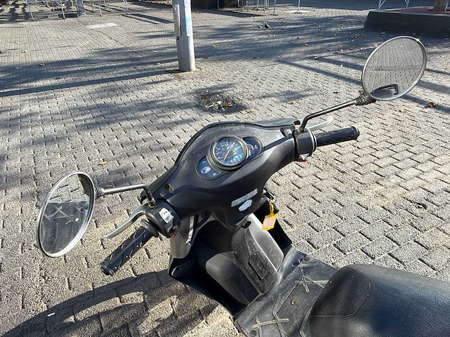 Kymco agility 50 snorscooters - afbeelding 24 van  37