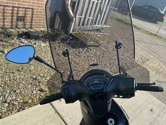 Kymco bromscooter like scooter - afbeelding 11 van  19