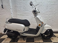 Kymco like 25 km snorscooter 4takt - afbeelding 6 van  7