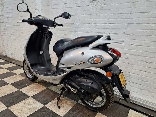 Kymco yup 45 km bromscooter 2takt - afbeelding 3 van  7