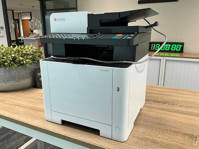 Kyocera exosys ma2100cfx laserprinter - afbeelding 1 van  5