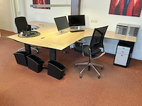 L- vormig bureau met bureaustoel (2x) - afbeelding 1 van  4
