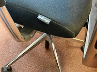 L- vormig bureau met girsberger stoel - afbeelding 4 van  4