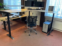 L- vormig electrisch verstelbaar bureau met girsberger stoel - afbeelding 7 van  8
