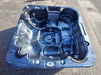 L spa 5 persoons jacuzzi en buitenspa