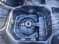 L spa 5 persoons jacuzzi en buitenspa - afbeelding 8 van  29