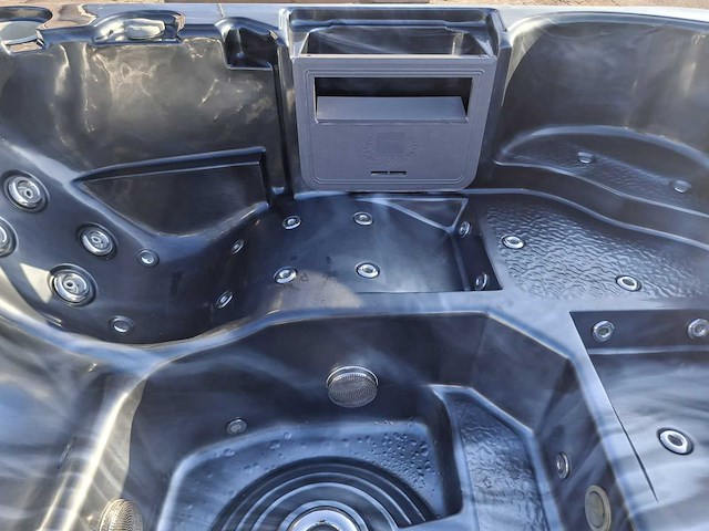 L spa 5 persoons jacuzzi en buitenspa - afbeelding 22 van  29