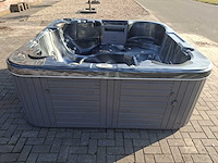 L spa 5 persoons jacuzzi en buitenspa - afbeelding 24 van  29
