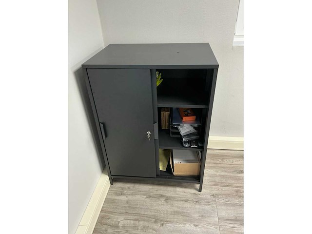 L-vormig bureau met bureaustoel en ladenkast (4x) - afbeelding 2 van  7