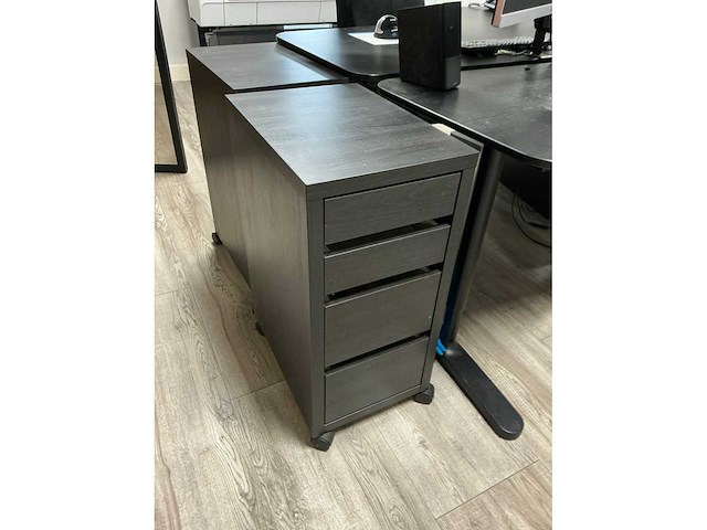 L-vormig bureau met bureaustoel en ladenkast (4x) - afbeelding 5 van  7