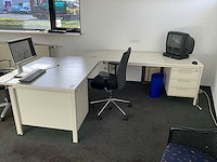 L-vormig bureau - afbeelding 1 van  4