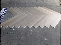L001 - pvc vloer visgraat 75m2 - afbeelding 7 van  13
