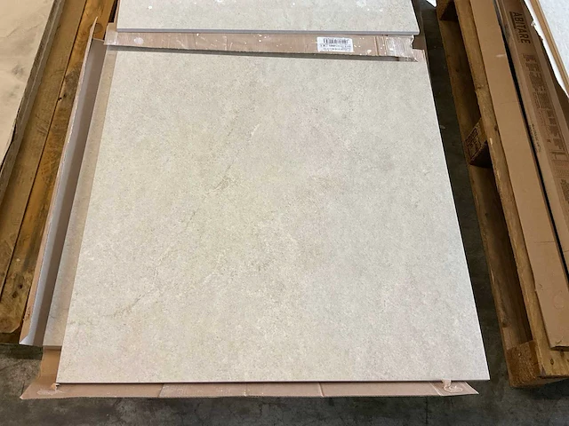 La ceramica vloertegel 60x60 cm ca. 18 m² - afbeelding 1 van  3