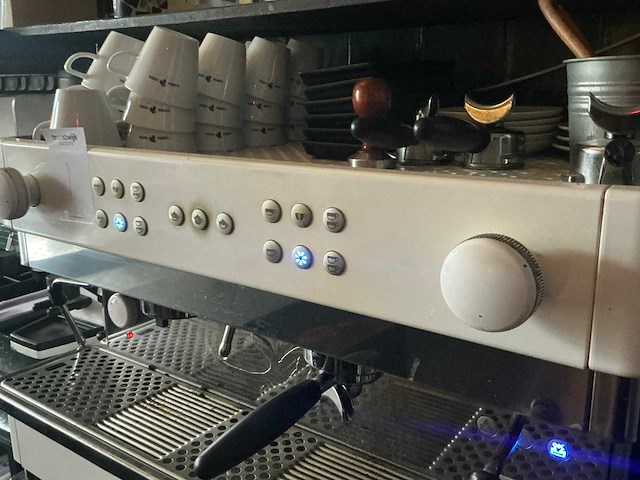 La san marco 105e koffiemachine met 2x bonenmaler - afbeelding 3 van  11