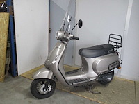 La souris - bromscooter - sourini injectie - scooter - afbeelding 1 van  10