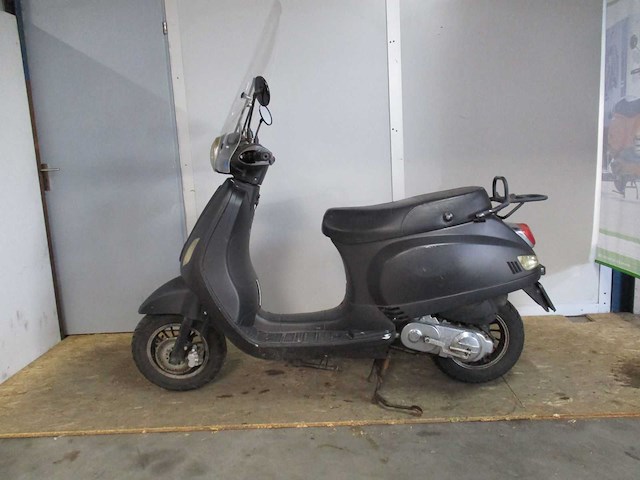 La souris - bromscooter - vespelini - scooter - afbeelding 1 van  11
