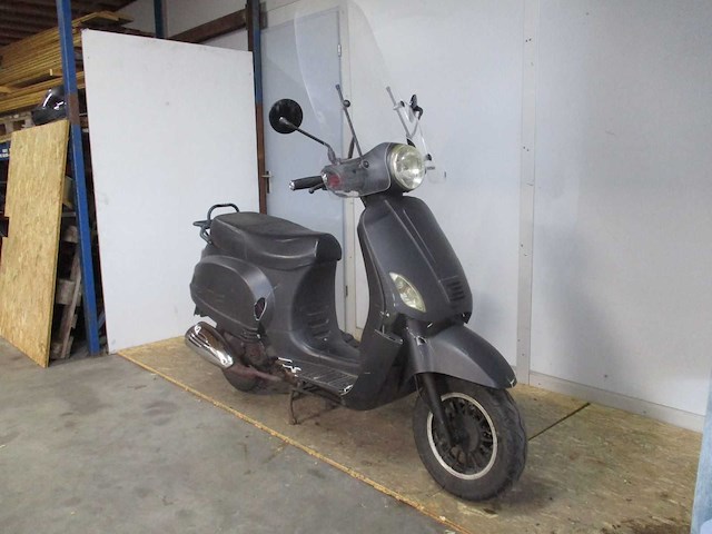 La souris - bromscooter - vespelini - scooter - afbeelding 7 van  11
