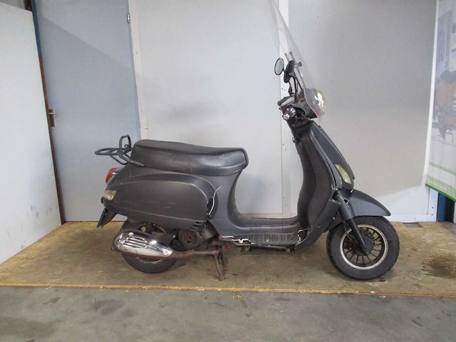 La souris - bromscooter - vespelini - scooter - afbeelding 8 van  11