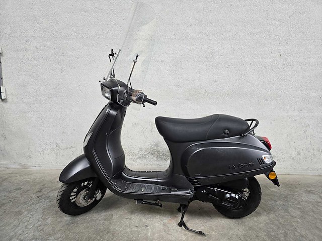 La souris - snorscooter - vespelini s - 4t 25km uitvoering dlz05z - afbeelding 1 van  7