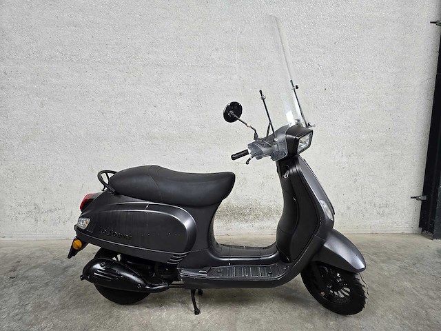 La souris - snorscooter - vespelini s - 4t 25km uitvoering dlz05z - afbeelding 2 van  7