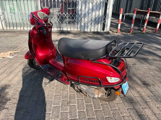 La souris sourini snorfietsen & snorscooters - afbeelding 23 van  32