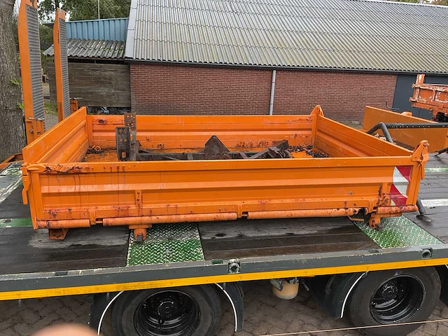 Laadbak + kiepframe unimog - afbeelding 4 van  5