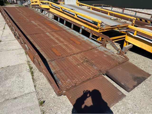 Laadbrug / container brug / mobiele brug - afbeelding 7 van  10