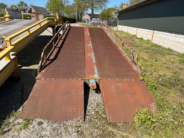 Laadbrug / container brug / mobiele brug - afbeelding 3 van  9