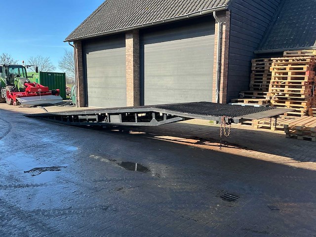 Laadbrug - afbeelding 23 van  24
