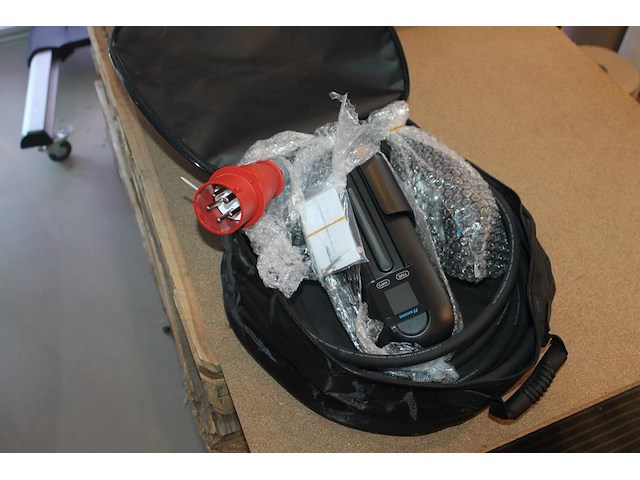 Laadkabel / mobiele lader khons g5-khons-pe-3p-16a in draagtas. cee16 rood naar type 2. - afbeelding 1 van  3