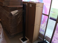 Laadpaal met betonnen voet en hoogte 130 cm. - afbeelding 1 van  3