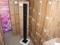 Laadpaal met betonnen voet en hoogte 130 cm. - afbeelding 1 van  3