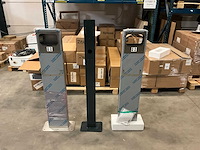 Laadpaal staander (10x) - afbeelding 1 van  3