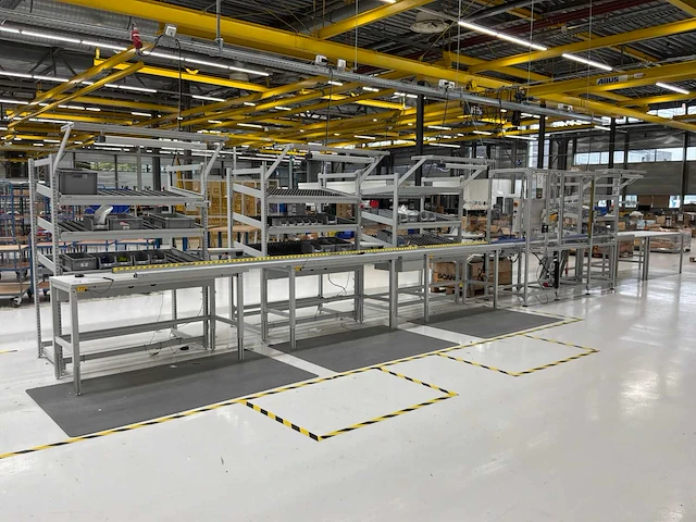 Laadpaal test- en assemblagelijn - afbeelding 1 van  17