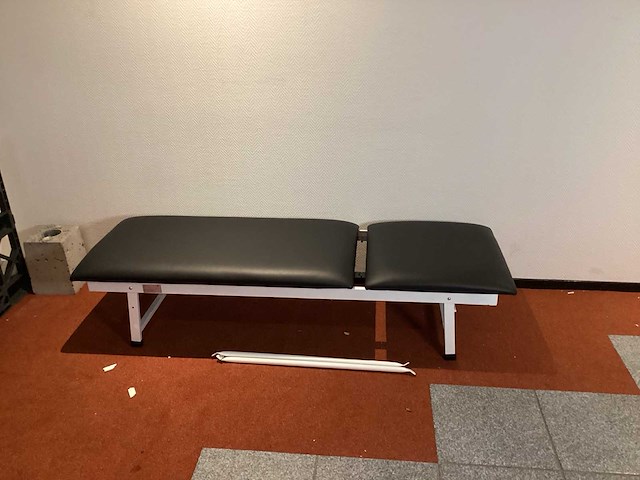 Laag model massagetafel - behandeltafel - afbeelding 1 van  2