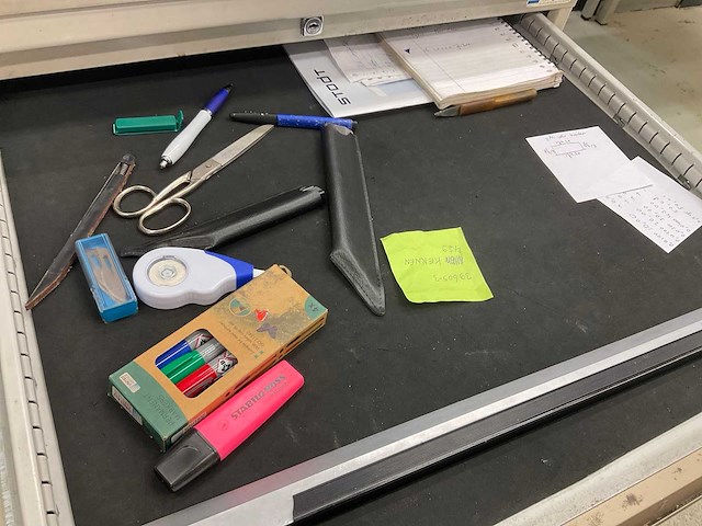 Laagland bureautafels en ladekast - afbeelding 4 van  12