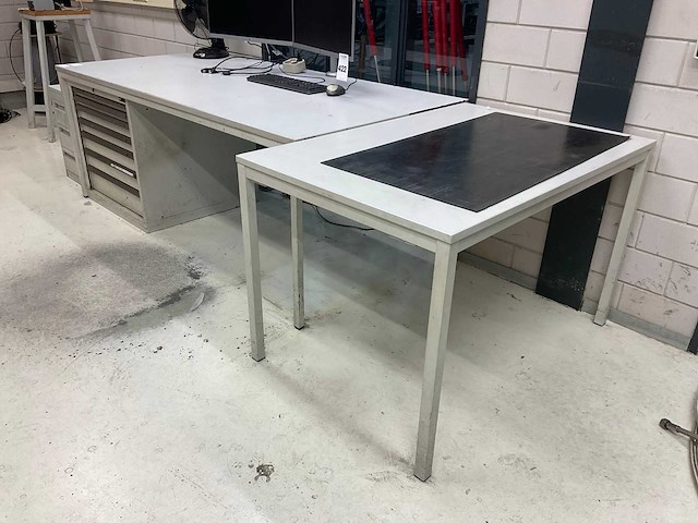 Laagland bureautafels en ladekast - afbeelding 1 van  12