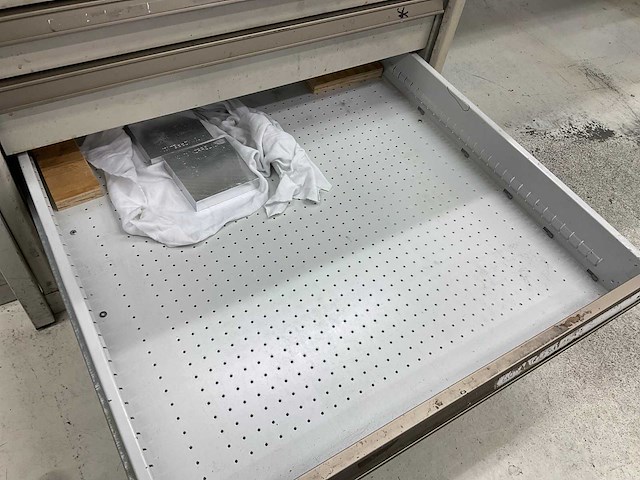 Laagland bureautafels en ladekast - afbeelding 11 van  12