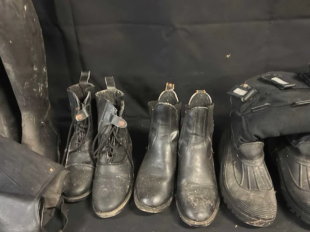 Laarzen en schoenen - afbeelding 3 van  4