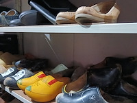 Laarzen, klompen, schoenen - afbeelding 3 van  15