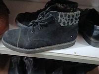 Laarzen, klompen, schoenen - afbeelding 6 van  15