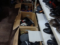Laarzen, klompen, schoenen - afbeelding 12 van  15