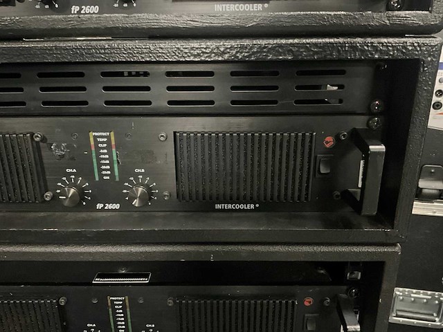 Lab gruppen fp 2600 2x 840w eindversterker (7x) - afbeelding 4 van  5