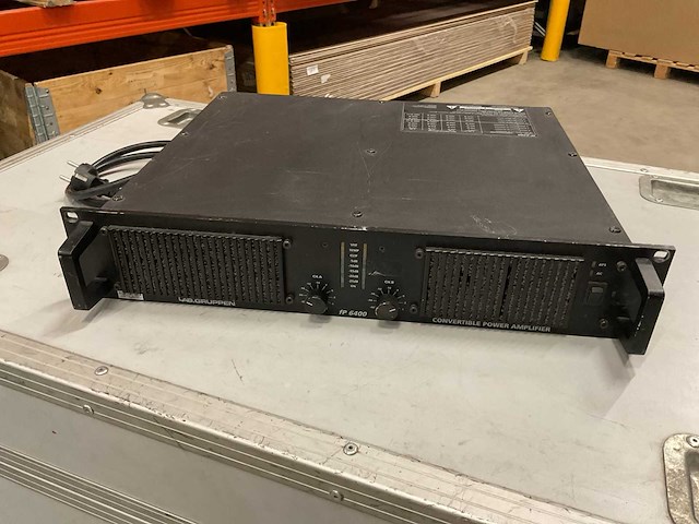 Lab gruppen fp 6400 versterker - afbeelding 1 van  2